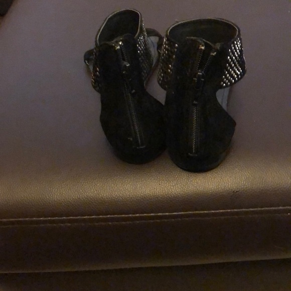 Sandals - Picture 2 of 5